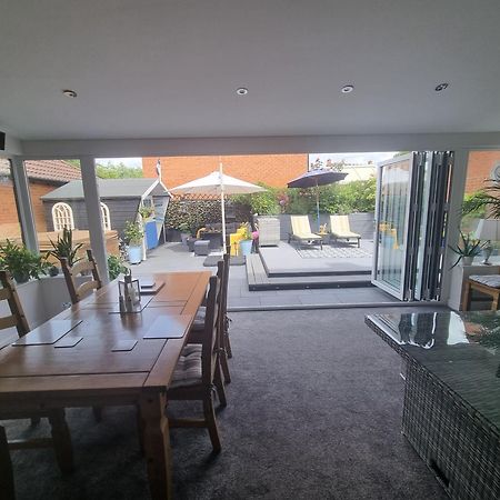 Dungarvon House B&B, Hot Tub, Garden, Summerhouse, Electric Vehicle Point , 3 Bedroom Options Weston-super-Mare Exterior foto